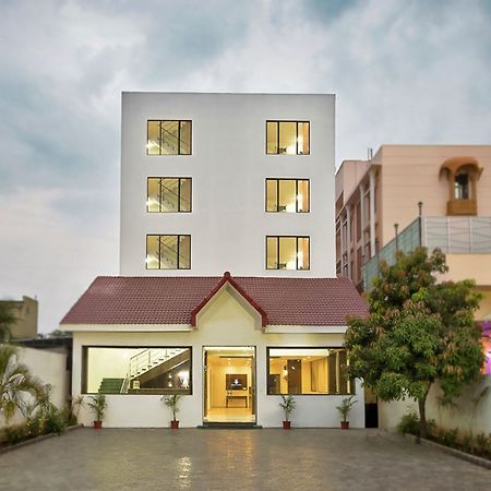 Hotel Shirdi Sai Wada Bagian luar foto