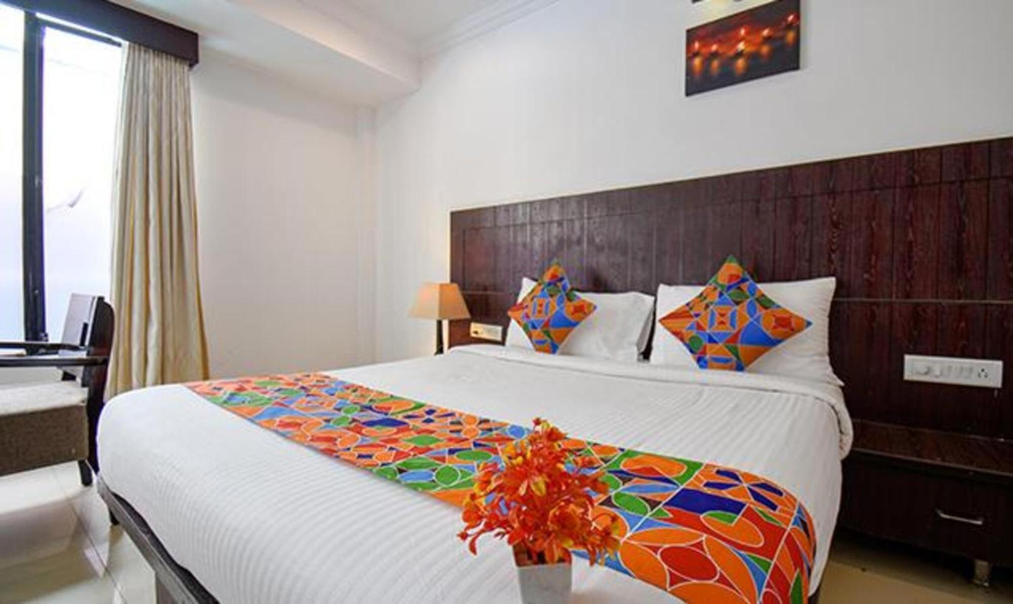 Hotel Shirdi Sai Wada Bagian luar foto