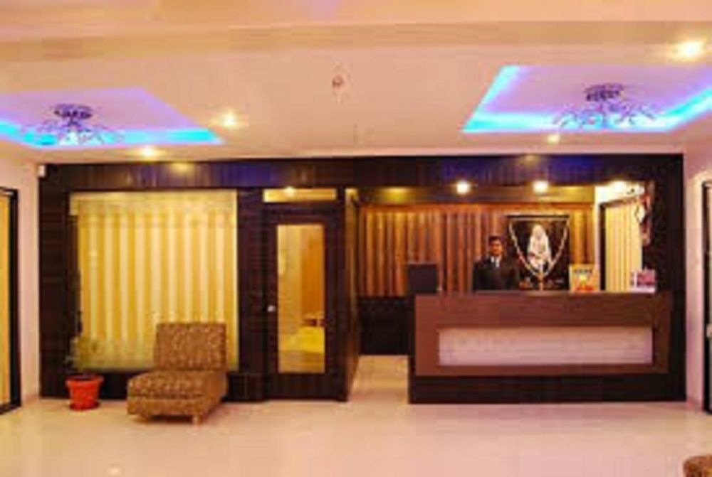 Hotel Shirdi Sai Wada Bagian luar foto
