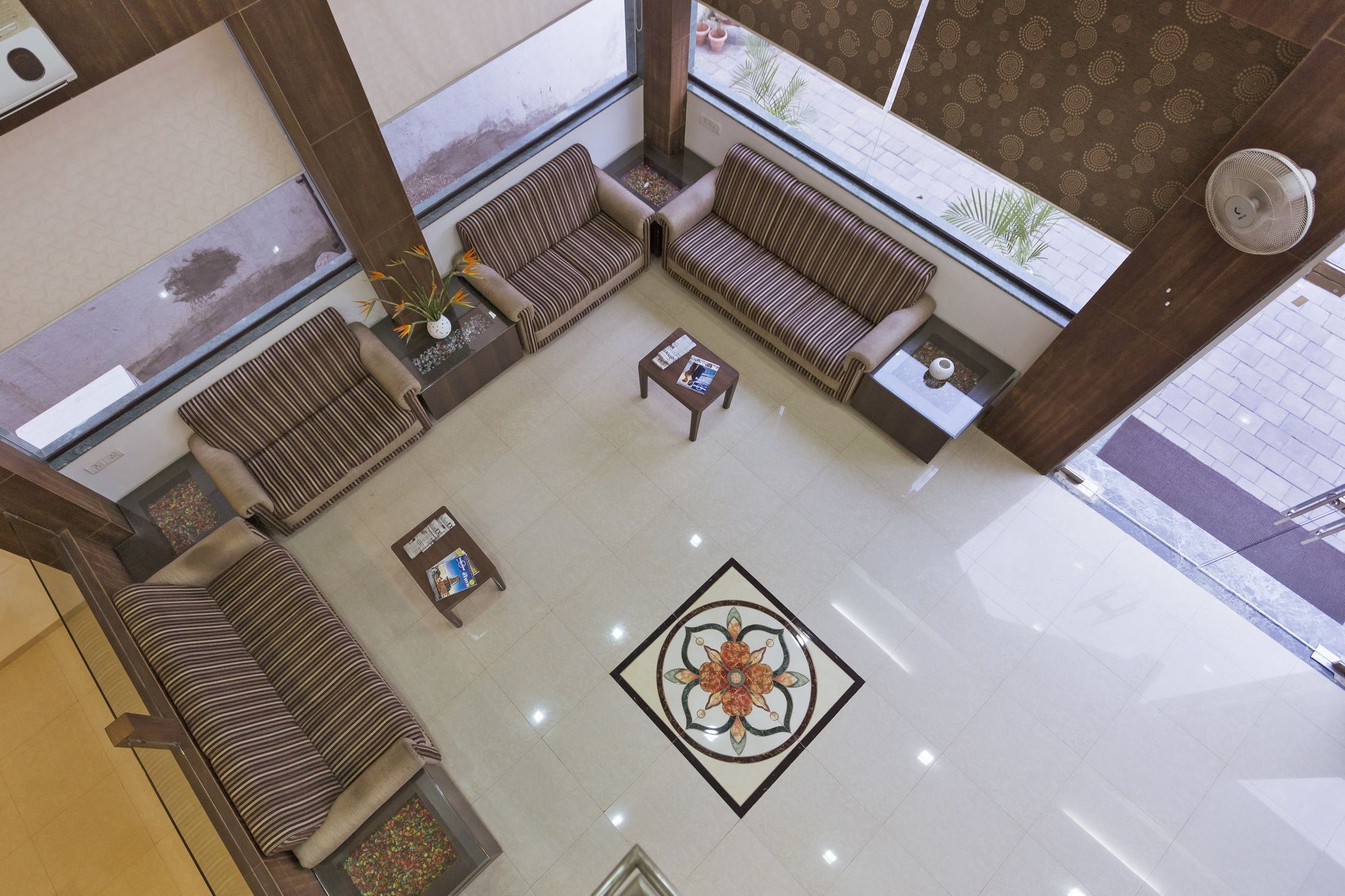 Hotel Shirdi Sai Wada Bagian luar foto